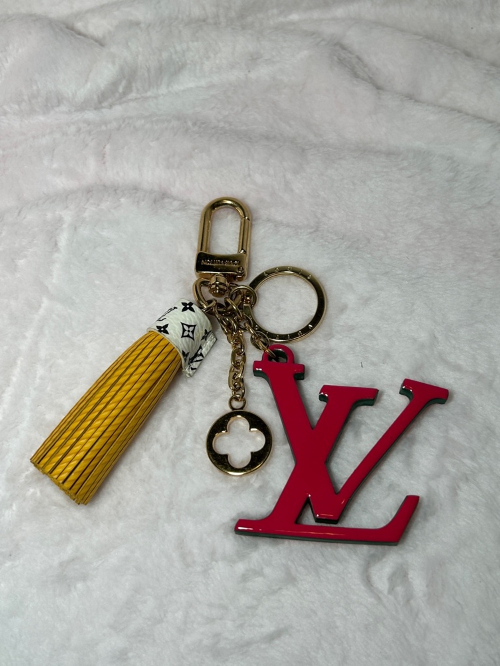 391. Louis Vuitton LV (PINK) Tassel Bag Charm/Key Holder